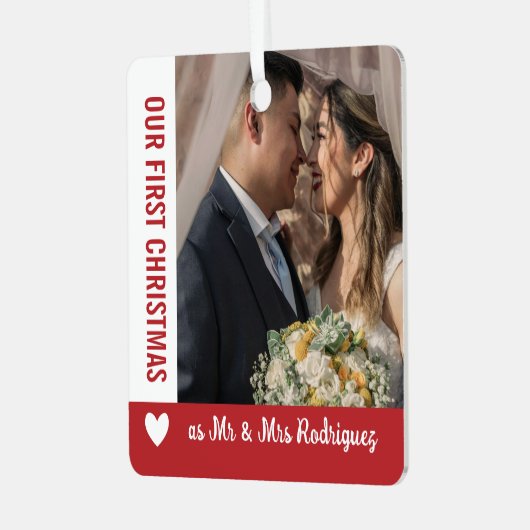 Rood Wit Hart 1e Kerst Mr & Mrs Foto Metalen Ornament (Voorkant links)