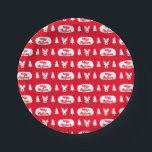 Rood wit rendiertje en kerstboompatroon papieren bordje<br><div class="desc">Dit heldere bord met een witte kerstboom en rendierlijk ornament zal je cadeautjes feestelijk en schattig maken. De achtergrondkleur kan worden veranderd,  enkel klik op "uitgeven gebruikend ontwerphulpmiddel".</div>