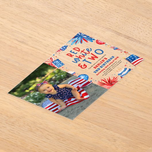 Rood, Wit & Twee 4th Juli 2nd Foto Verjaardagsfees Acryl Uitnodigingen (Laagn)