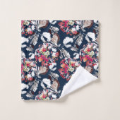 Rood, witte bloemen op blauw. bad handdoek (Wasdoekje)