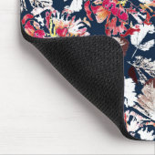 Rood, witte bloemen op blauw. muismat (Hoek)