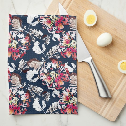 Rood, witte bloemen op blauw. theedoek (Quarter Fold)