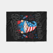 Rood Witte Boekachtig Sinds 1776 Gnome Lezer Fleece Deken (Voorkant (Horizontaal))