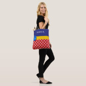 Rood-witte stippen en blauwe knoop tote bag (Op model)