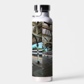 Rood-witte trein, op station Durham Waterfles (Rechts)