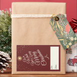 Rood zeer vrolijk kerstboom cadeau voor van rechthoekige sticker<br><div class="desc">Dit rode, zeer vrolijke kerstboomcadeau voor From Rectangular Sticker-ontwerp heeft een verfijnde donkerrode achtergrond met een mix van eenvoudige ivoren letters en klassieke kalligrafie in combinatie met een minimalistische boho-stijl die een perfecte balans biedt tussen strakke moderne subtiliteit en elegantie. Dit alles mooi verfraaien is een kerstboomvormige begroeting van "We...</div>