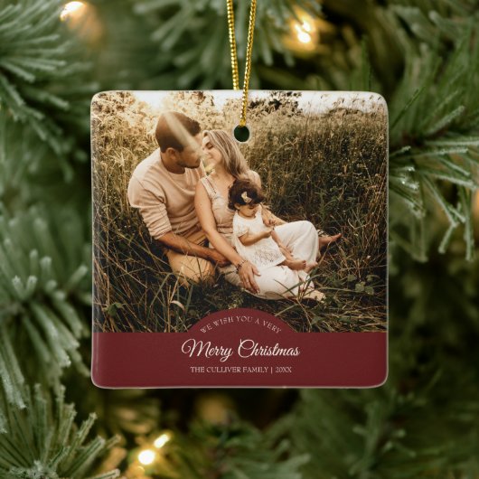Rood Zeer Vrolijk Kerstmis Familie Foto Keramisch Ornament (Boom)