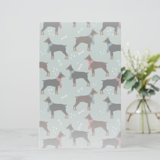 Rood & Zwart Dobermans in Sjaals Winterpatroon Briefpapier (Staand voorkant)