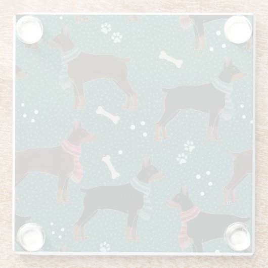 Rood & Zwart Dobermans in Sjaals Winterpatroon Glazen Onderzetter (Achterkant)
