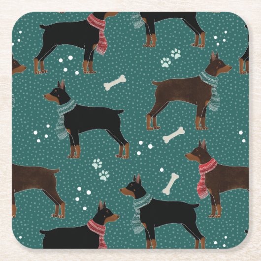 Rood & Zwart Dobermans in Sjaals Winterpatroon Kartonnen Onderzetters (Voorkant)