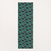 Rood & Zwart Dobermans in Sjaals Winterpatroon Yogamat (Voorkant)