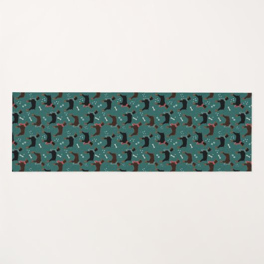 Rood & Zwart Dobermans in Sjaals Winterpatroon Yogamat (Voorkant (horizontaal))