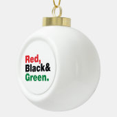 Rood, zwart en groen. keramische bal ornament (Rechts)