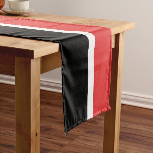 Rood, Zwart en Wit Patroon Medium Tafelloper (Voorbeeld)