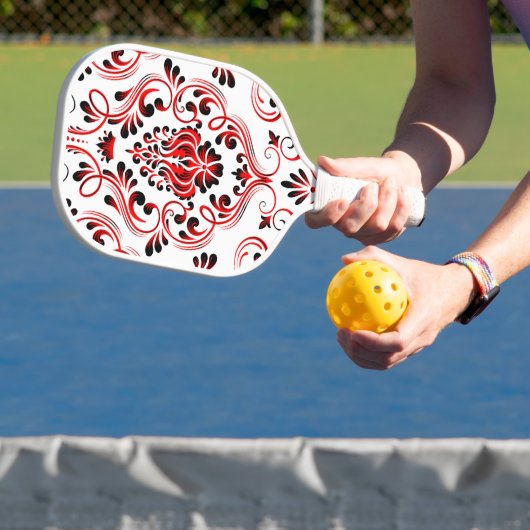 Rood Zwart Wit Damask Floral Pickleball Paddle (Insitu)