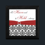 Rood, Zwart, Wit Damast Jubileum Trinket Box Cadeaudoosje<br><div class="desc">Deze aanpasbare zwart-witte damask juwelendoos heeft een rood FAUX lint en juwelenbroche erop en de zin "Te hebben en te houden", wat het een ideale cadeaudoos voor huwelijksverjaardag zou maken voor het opslaan van een verrassingsverjaardagscadeau, of laat het het cadeau zelf zijn voor uw speciale iemand om speciale aandenken of...</div>