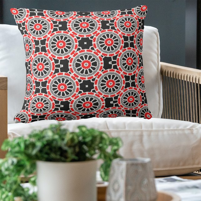 Rood zwart wit en grijs mozaïek geometrisch patroo buitenkussen (Creator heeft geüpload)