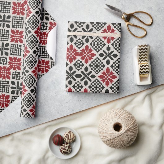 Rood Zwart Wit Geometrisch Volkspatroon Cadeaupapier (Crafts)