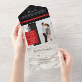 Rood zwart-wit monogram bruiloft all in one uitnodiging (Afscheurbaar)