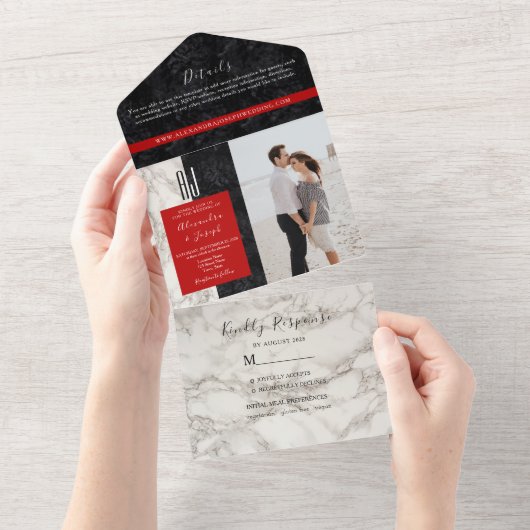 Rood zwart-wit monogram bruiloft all in one uitnodiging (Afscheurbaar)
