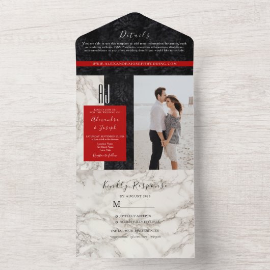 Rood zwart-wit monogram bruiloft all in one uitnodiging (Binnen)