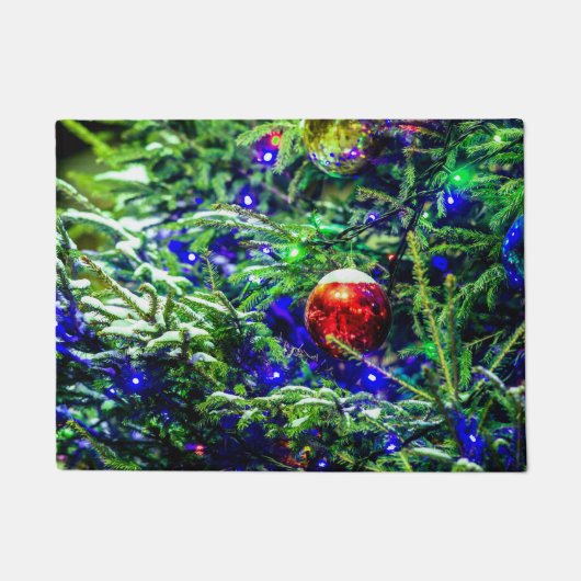 Roodbal met groene kerstboom deurmat (Voorkant)