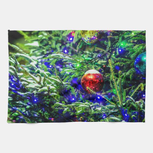 Roodbal met groene kerstboom theedoek (Horizontaal)