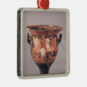 Roodcijferkrater met amazons en griffinen metalen ornament (Rechts)