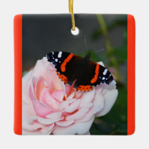 Rooddikke vlinder keramisch ornament