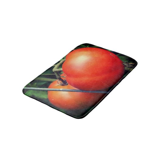 Roodrijpe tuintomaten op wijn badmat (Gekanteld)