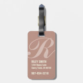 Roodroze gepersonaliseerde monogram, typografie in bagagelabel (Achterkant verticaal)
