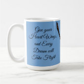 roodstaarthavik die Inspirerend neemt Koffiemok (Links)