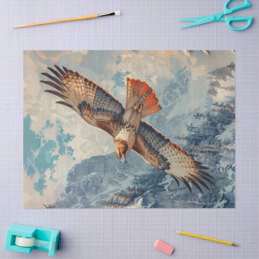 Roodstaarthavik vliegt boven ontvlechting van berg tissuepapier (Craft)