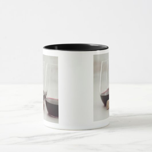 Roodwijn in glazen zonder steel mok (Midden)