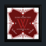 Roodwitte rand Jubileum Ruwweg Rand Gift Box Cadeaudoosje<br><div class="desc">Unieke aanpasbare cadeaudozen van hout: Stijlvolle breukrode rand aan witte sieraden - Verfijnde en elegante aangepaste cadeaus voor bruiloft, Jubileum of verloving. Personaliseer je met namen, verjaardagsdatum en monogram of nummers - gemaakt in een prachtige, houten cadeaudoos om rimpetten en juwelen te bewaren voor je speciale keepsakes. Maakt een geweldig...</div>