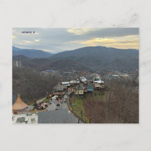 Rookgebergte Sereniteit: Gatlinburg van Boven Feestdagenkaart