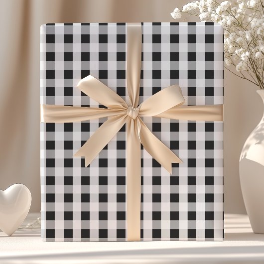 Rookgrijze geruite stof cadeaupapier