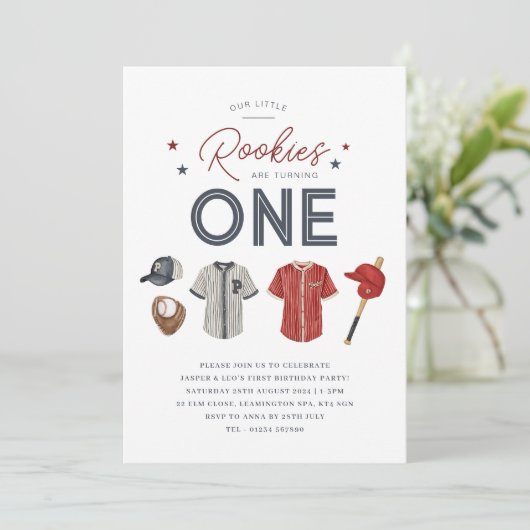 Rookie 1e Verjaardag Twins - Een uitnodiging (Staand voorkant)