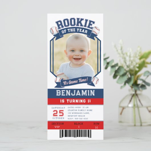 Rookie Baseball Ticket Red Blue Boy 1e verjaardag (Staand voorkant)