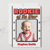 Rookie van het Jaar - Boy First Birthday Basketbal Kaart (Achterkant)