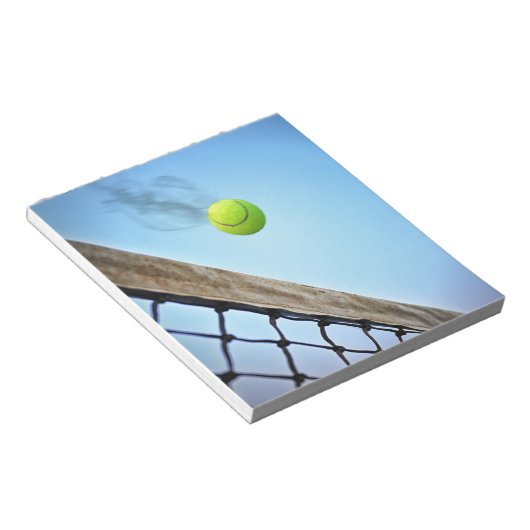 Rooktennisbal over het net notitieblok (Schuin)