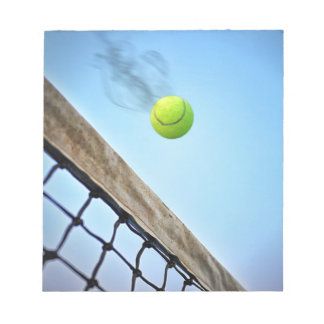 Rooktennisbal over het net notitieblok