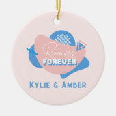 Roommate Gift "Roomies Forever" Retro aangepaste f Keramisch Ornament (Voorkant)