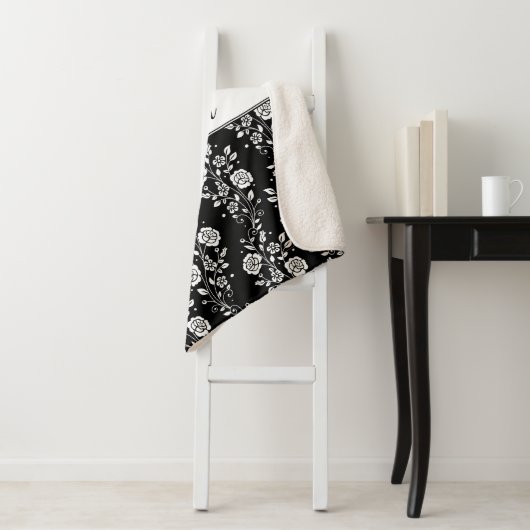 Roos bloemen Floral Pattern Black & White Name Sherpa Deken (In situ)
