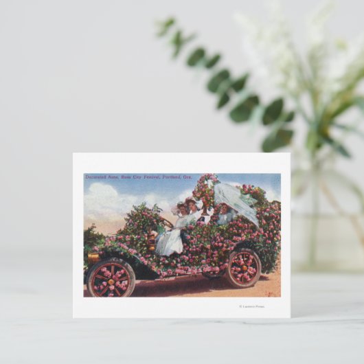 Roos City Festival Decorated Auto met Dames Briefkaart (Staand voorkant)