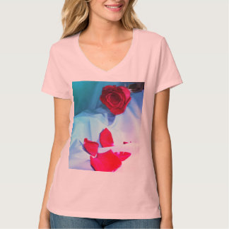 Roos en bloemblaadjes t-shirt