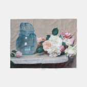 Roos en Glass Jug, Henri Fantin-Latour Fleece Deken (Voorkant (Horizontaal))