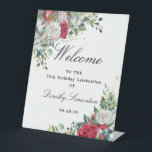 Roos en Holly Floral 70th Birthday Welcome Reclamebord Met Voetstuk<br><div class="desc">Welkom gasten op je verjaardagsfeestje met dit elegante bloemontwerp. Twee witte en rode roze en heilige elementen worden in diagonale hoeken geplaatst. Het welkom wordt geschreven in een grote trending font. De rest van de tekst is een klassieke combinatie van een rechtop en cursief lettertype. Heel eenvoudig aan te passen....</div>