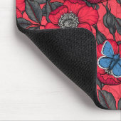 Roos en vlinders in rood en blauw muismat (Hoek)