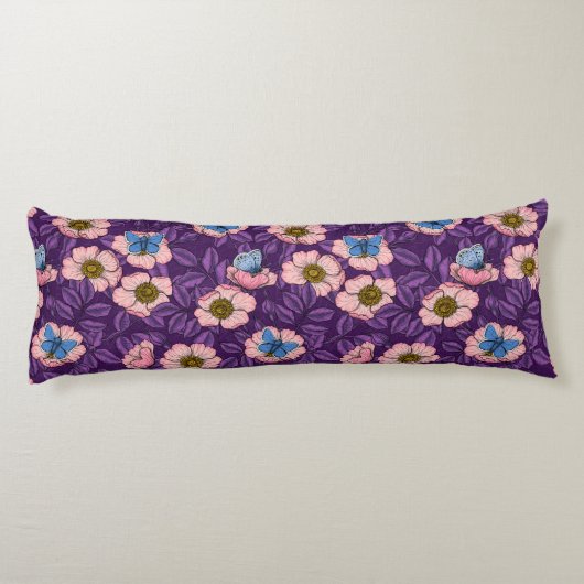 Roos en vlinders in roze en paarse lichaamskussen (Achterkant)